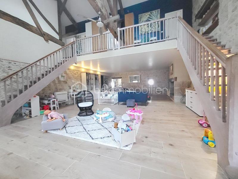 Maison en pierre - 192 m² - 7 pièces