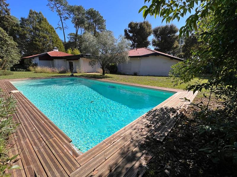 Villa - 225 m² - 6 pièces