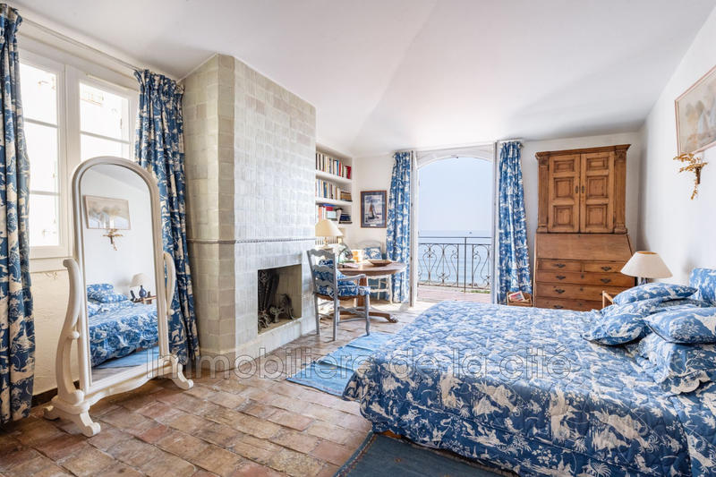 Maison - 239 m² - 8 pièces