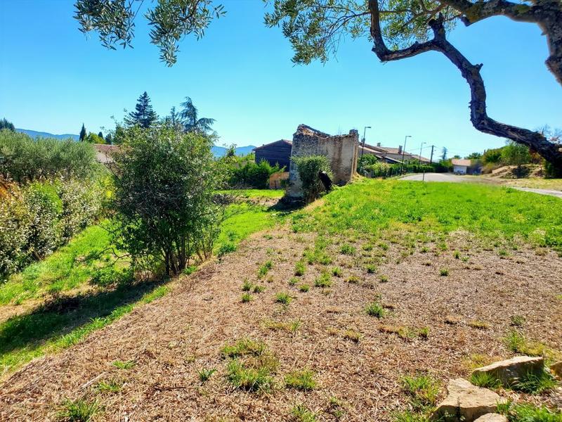 Terrain constructible - 842 m²