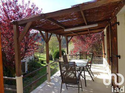 Maison - 180 m² - 6 pièces