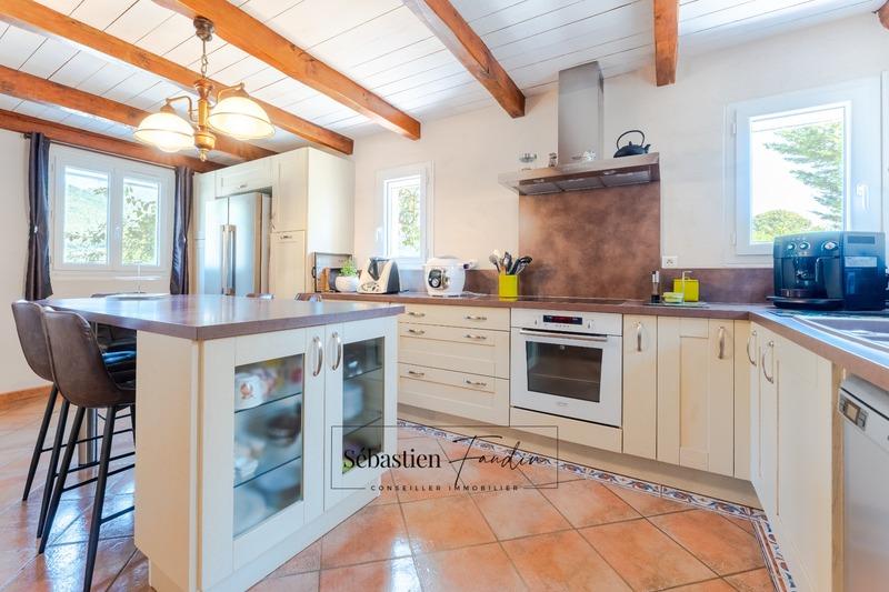 Maison - 211 m² - 7 pièces