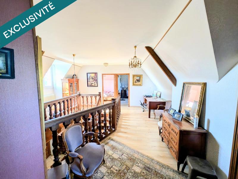 Maison - 237 m² - 9 pièces