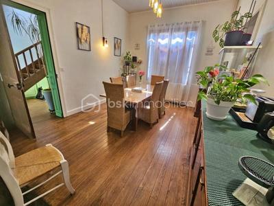 Maison - 265 m² - 8 pièces