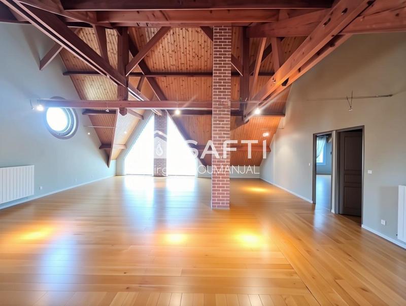 Maison - 221 m² - 6 pièces