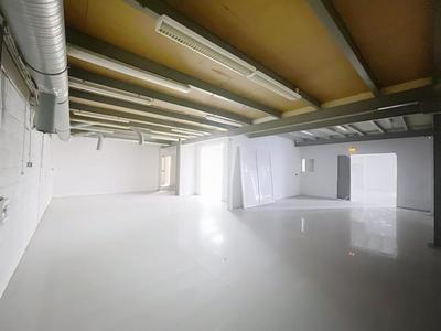 Entrepôt - 1 340 m²
