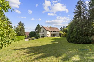 Maison contemporaine - 250 m² - 8 pièces