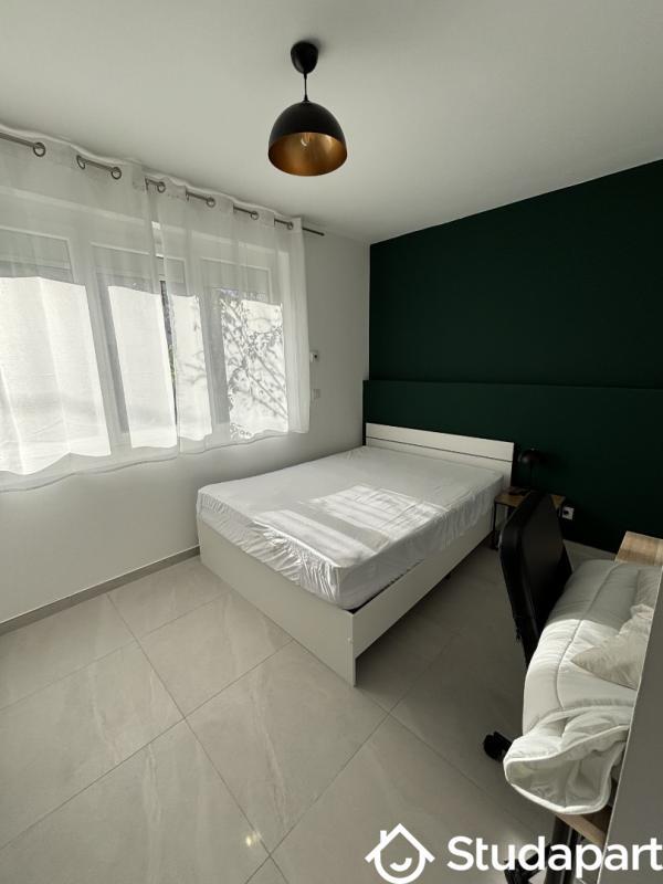 Chambre - 13 m² - 1 pièce