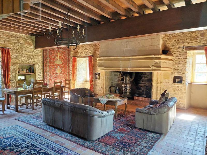 Propriété - 288 m² - 9 pièces