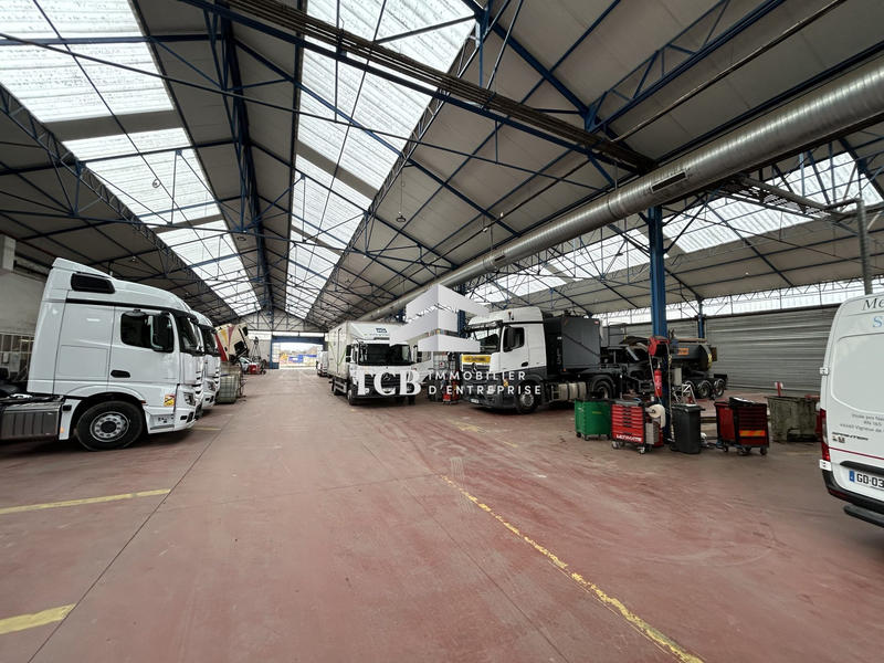 Local d'activités - 6 820 m²