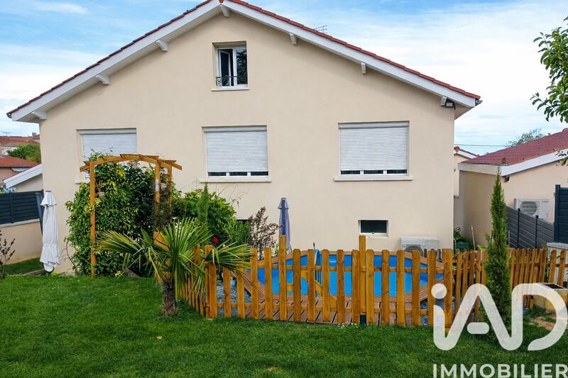Maison - 97 m² - 5 pièces