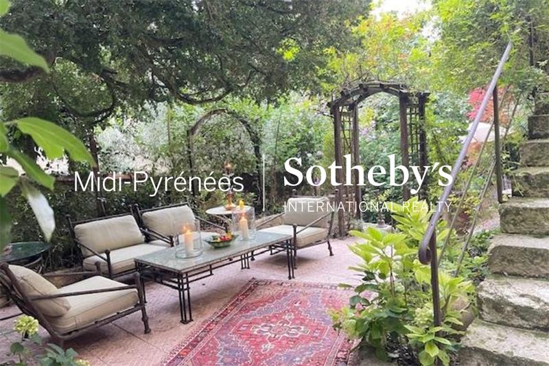 Hôtel particulier - 320 m² - 10 pièces