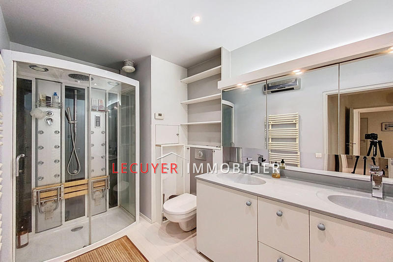 Appartement - 143 m² - 4 pièces