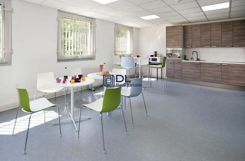 Entrepôt - 1 500 m²