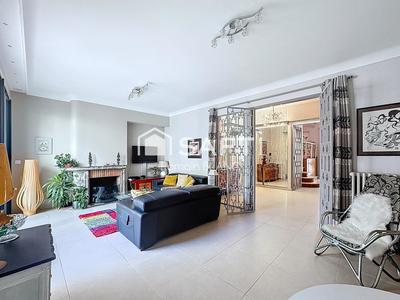 Villa - 346 m² - 9 pièces