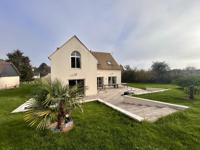 Pavillon - 181 m² - 7 pièces