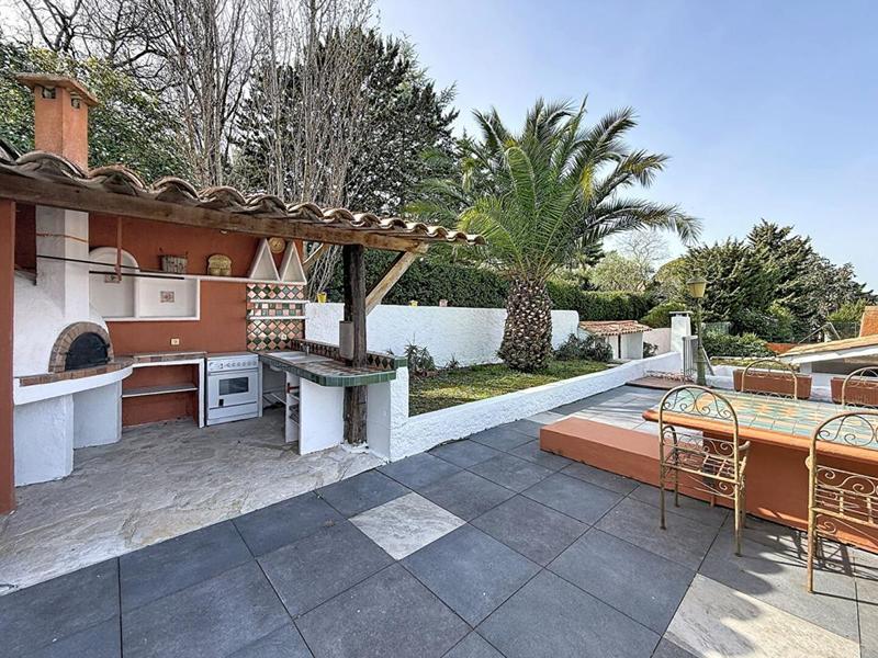 Maison - 204 m² - 5 pièces