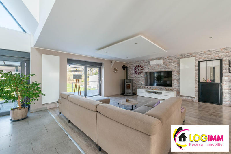 Maison - 256 m² - 7 pièces