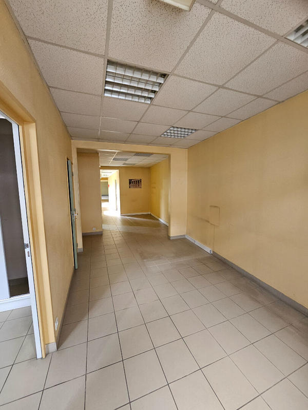 Local commercial - 127 m²
