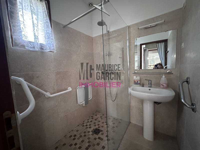 Maison - 234 m² - 9 pièces