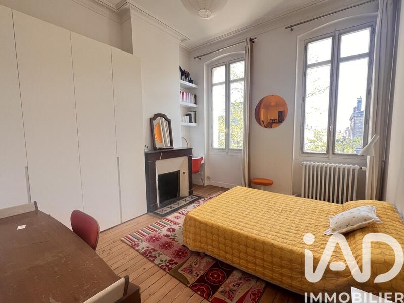 Maison - 320 m² - 11 pièces