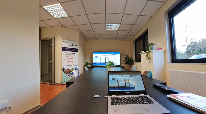 Local commercial - 147 m² - 6 pièces