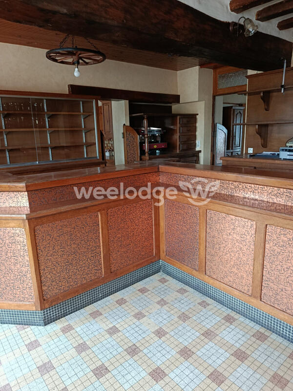 Local commercial - 258 m² - 6 pièces