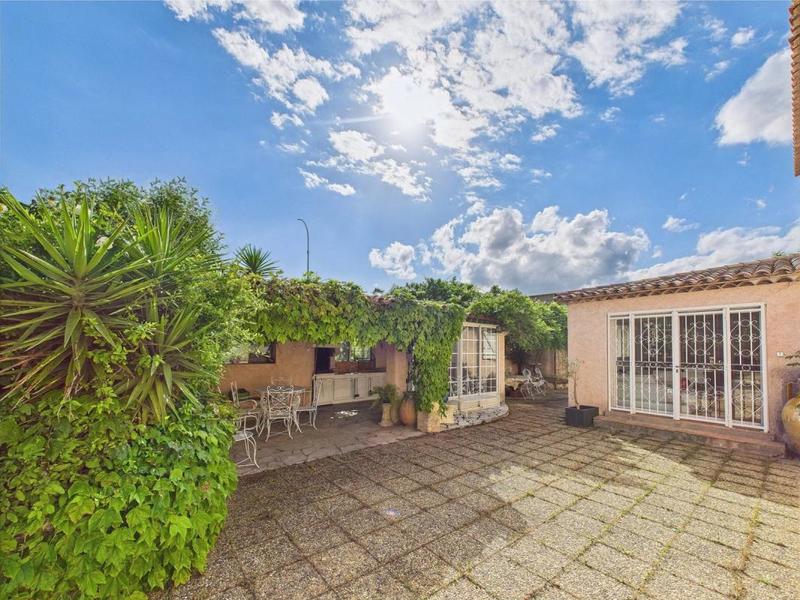 Propriété - 163 m² - 5 pièces