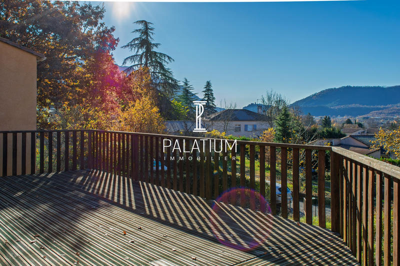 Maison - 104 m² - 5 pièces