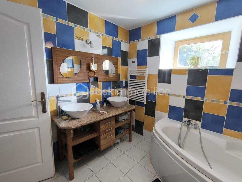 Maison en pierre - 172 m² - 6 pièces