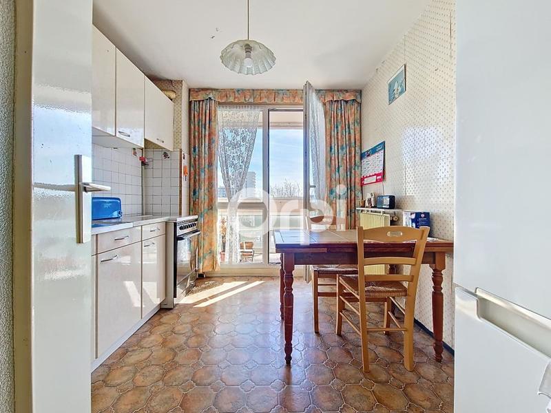 Appartement - 80 m² - 4 pièces