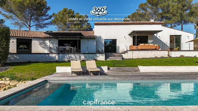 Propriété - 342 m² - 10 pièces