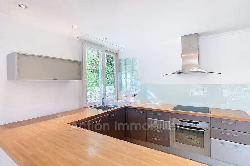 Appartement - 81 m² - 3 pièces