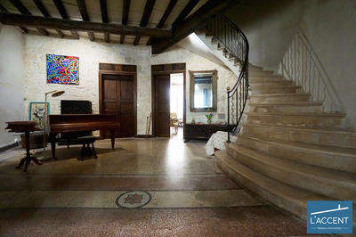 Maison - 437 m² - 14 pièces