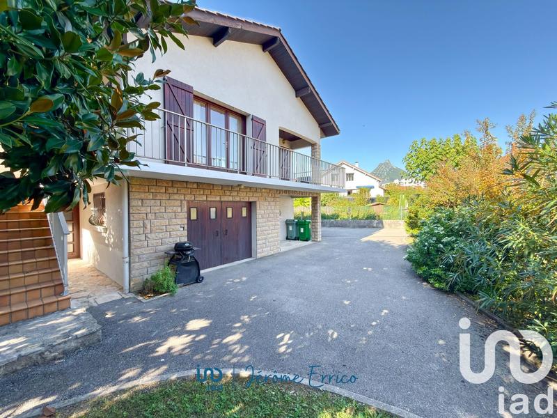 Maison - 95 m² - 5 pièces