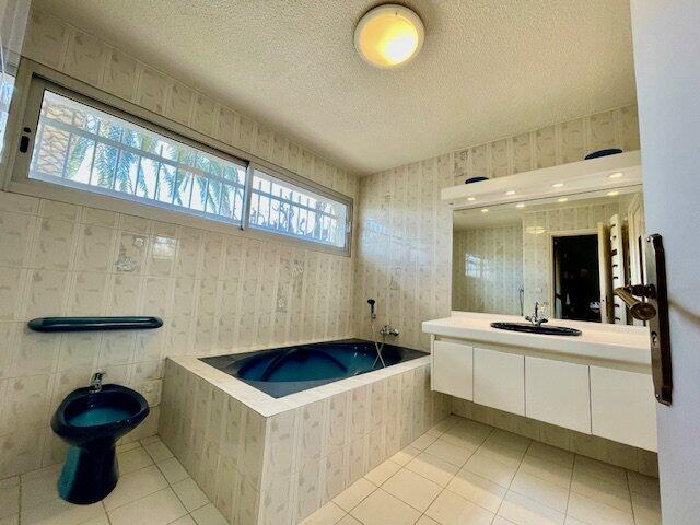 Maison d'architecte - 221 m² - 5 pièces