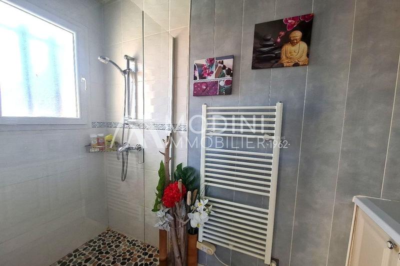 Maison - 180 m² - 7 pièces