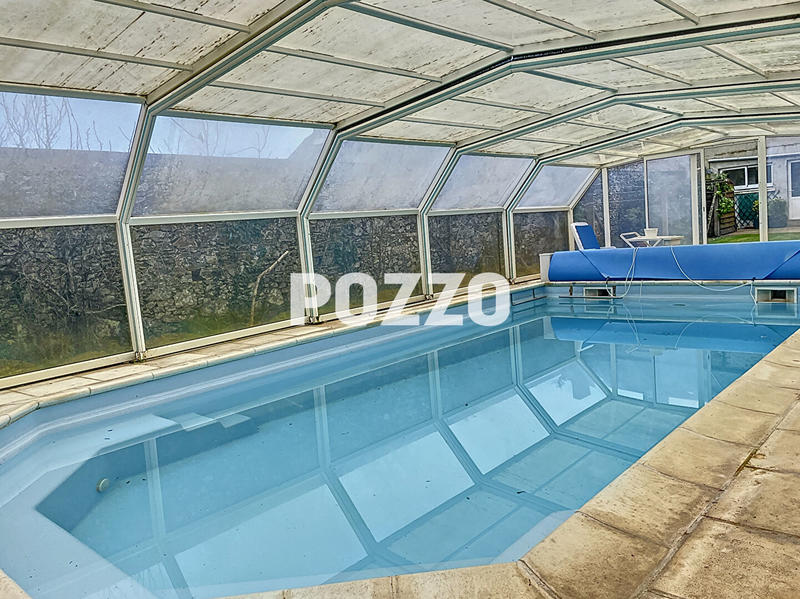 Maison - 420 m² - 12 pièces