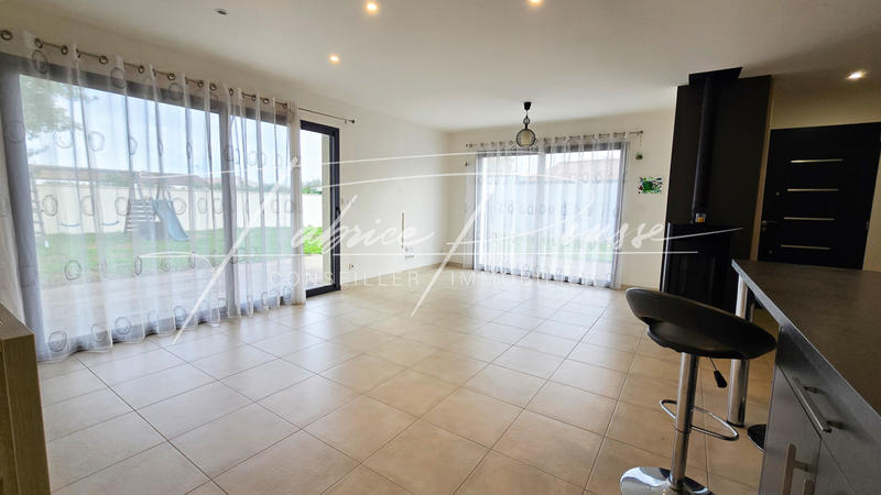 Maison - 96 m² - 4 pièces