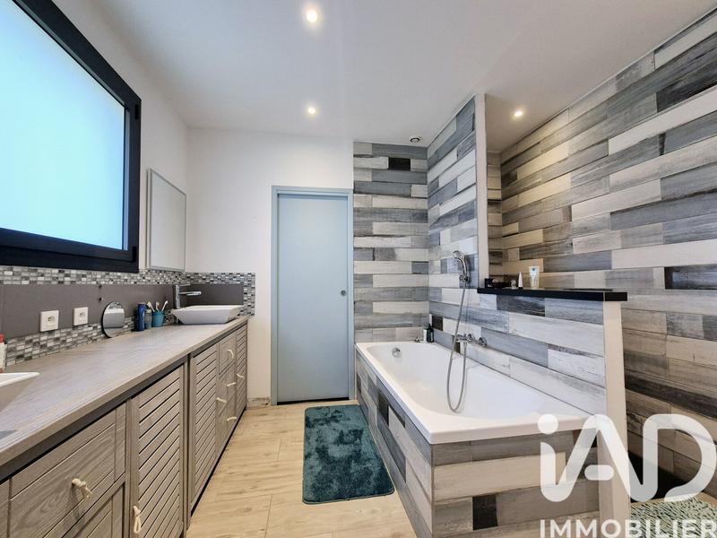 Maison de maîtres - 205 m² - 7 pièces