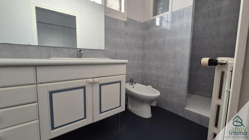 Maison - 227 m² - 7 pièces