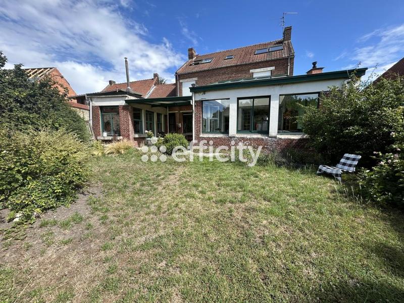 Maison - 207 m² - 7 pièces