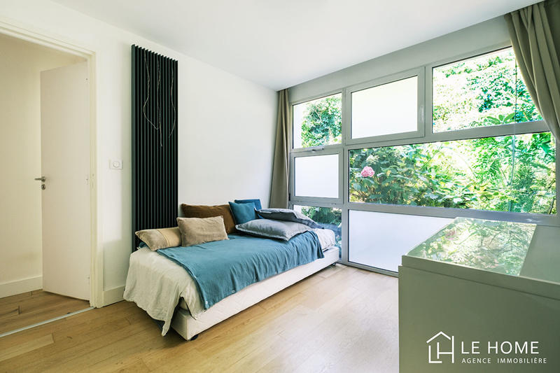 Maison - 260 m² - 7 pièces