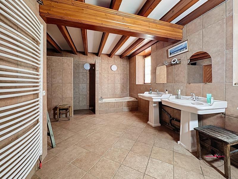 Maison - 209 m² - 8 pièces