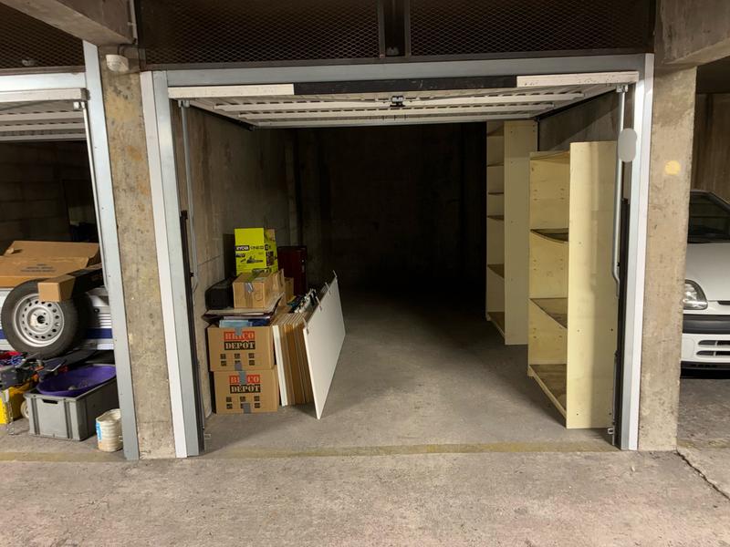 Parking / Garage - 12 m²