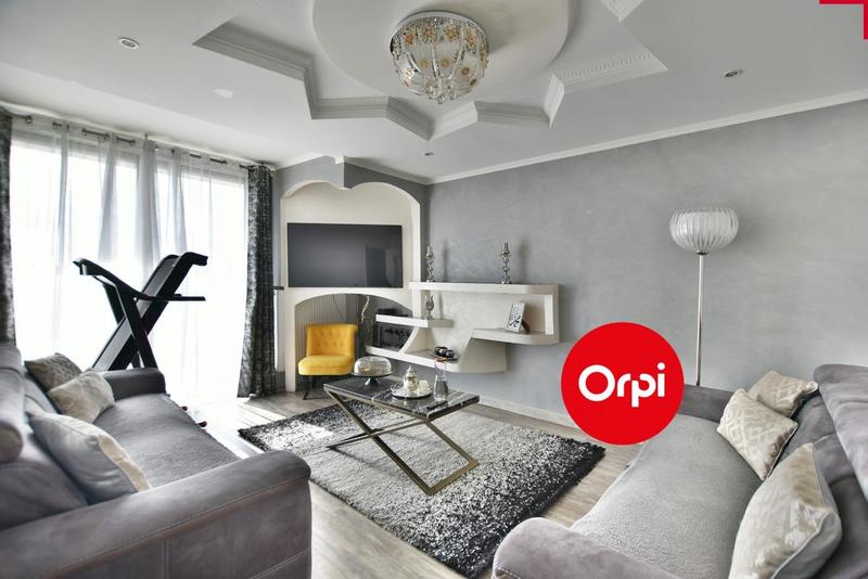 Appartement - 90 m² - 5 pièces