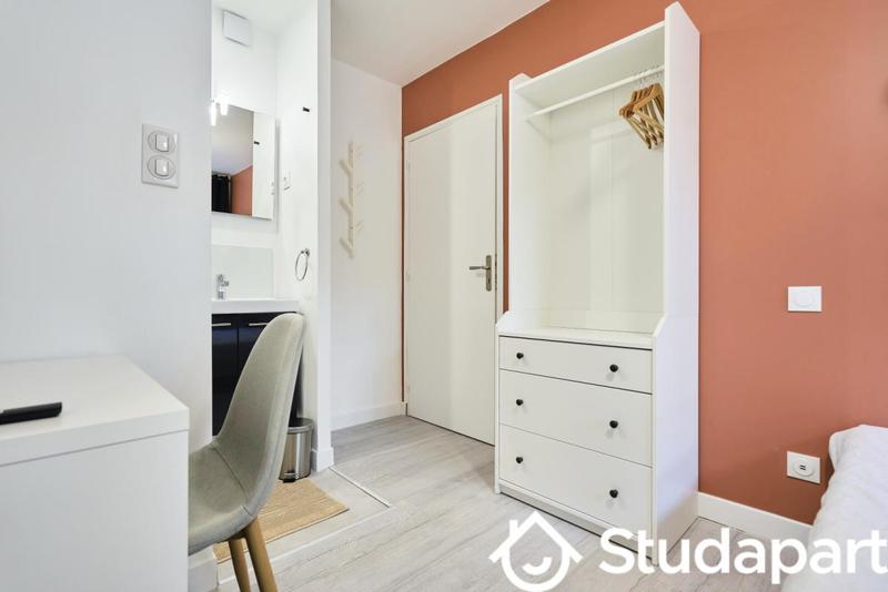 Chambre - 10 m² - 1 pièce