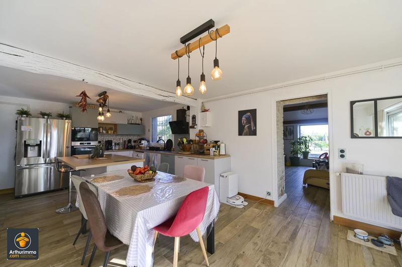 Maison - 230 m² - 9 pièces