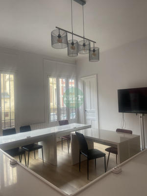 Appartement - 85 m² - 3 pièces