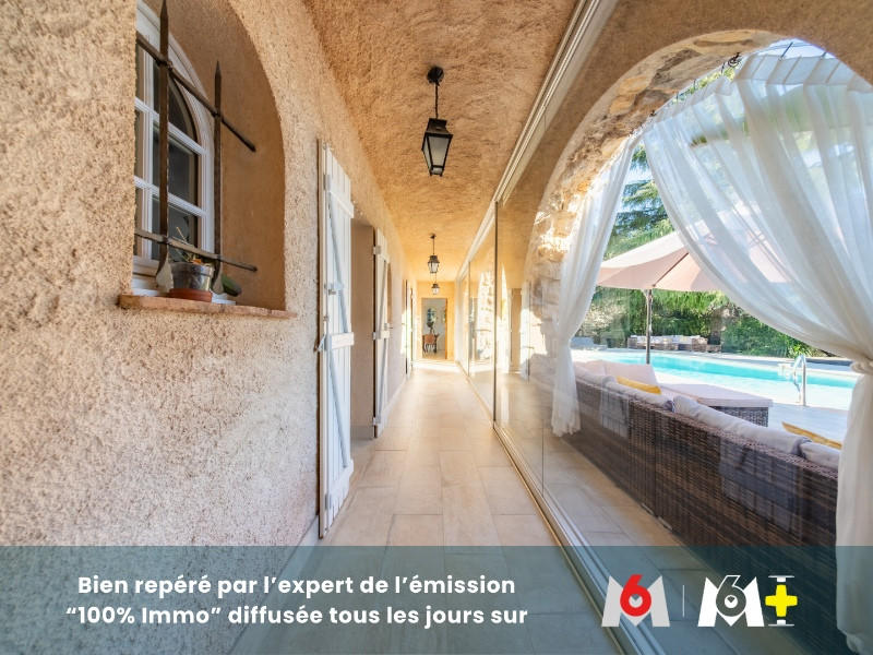 Maison - 345 m² - 10 pièces